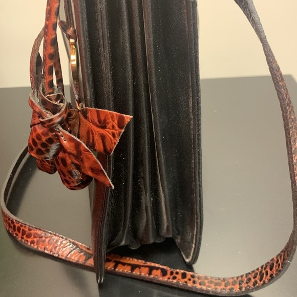 NWT Brahmin Vintage Olivia Rose Black Lady Tuscan & EUC coordinated wallet - Picture 5 of 14